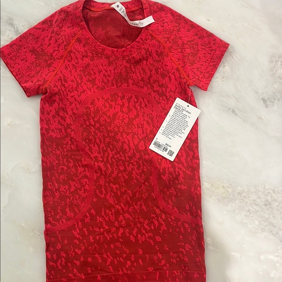 Lululemon Red Patterned Tee - Picture 1 of 3